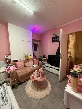 Foto - WG-Zimmer 500€ Warm - 500,00&nbsp;EUR Kaltmiete, ca.&nbsp; 30,00&nbsp;m&sup2;