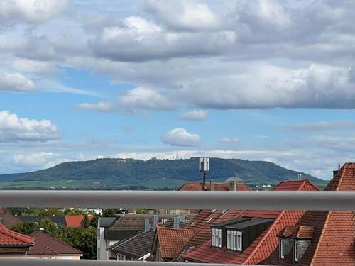 Foto - Frisch renovierte Dachwohnung mit Balkon und Schwanbergblick