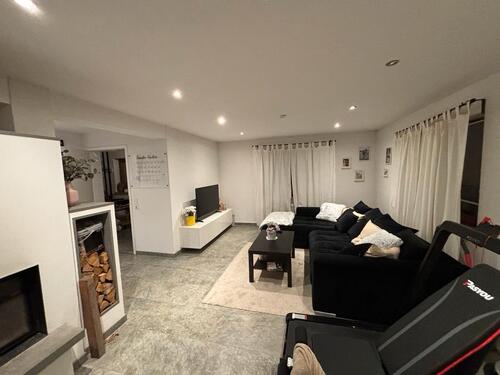 Foto - Einfamilienhaus mit Einliegerwohnung und Pool