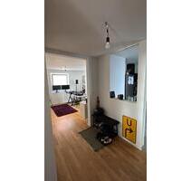 2,5–3 Zimmer Wohnung, Balkon, EBK, 2 Bäder, WG geeignet, West - Stuttgart Stuttgart-West