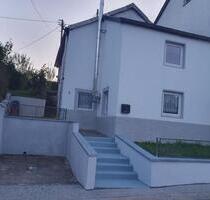 •Haus in Waxweiler • - 180.000,00&nbsp;EUR Kaufpreis, ca.&nbsp; 80,00&nbsp;m&sup2; in Wuppertal (PLZ: 42285) Unterbarmen