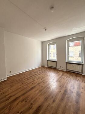 Foto - 1203 Attraktive 3-Zimmer-Wohnung mit großen Fenstern