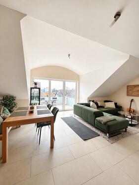 Foto - Schöne 2,5 Zimmer DG-Wohnung mit TG und Balkon