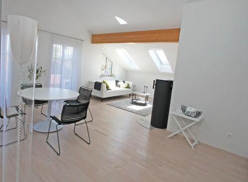 Foto - Chiemsee Übersee Feldwies : Moderne DG Wohnung möbliert