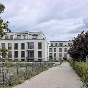 Foto - Helle 3-Zi.-Wohnung mit Balkon & TG in Altglienicke – 73 m²