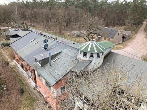 Foto - Ehemaliger Gasthof mit Pension, Wohnhäusern & Seen in der Natur
