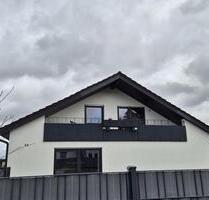 Geräumige 3 Zimmer Dachgeschoßwohnung saniert mit Balkon - Eberdingen