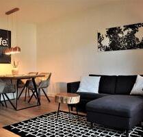 Möblierte 2-Zimmer-Wohnung mit Balkon im Zentrum (auf Zeit) - Wedel