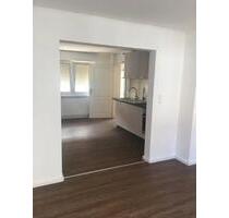 VON PRIVAT: 7-Zimmer Haus, ca. 210 qm + eigenem Garten - Hasselroth