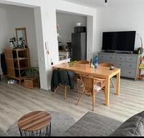 Dreizimmerwohnung mit eigenem Eingang, Balkon und Stellplatz in Wuppertal