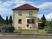 Foto - Einzigartige Gelegenheit: Haus mit Nebengelass & großem Grundstüc
