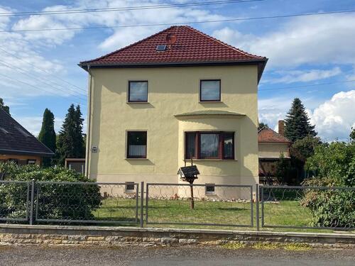 Foto - Einzigartige Gelegenheit: Haus mit Nebengelass & großem Grundstüc