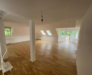 Lichtdurchflutete 4-Zi-Maisonette mit Galerie, Balko­n & Waldblick in Carlsberg