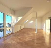 helle 2-Raum Wohnung (EBK , Balkon, Stellplatz, Keller) - Apolda