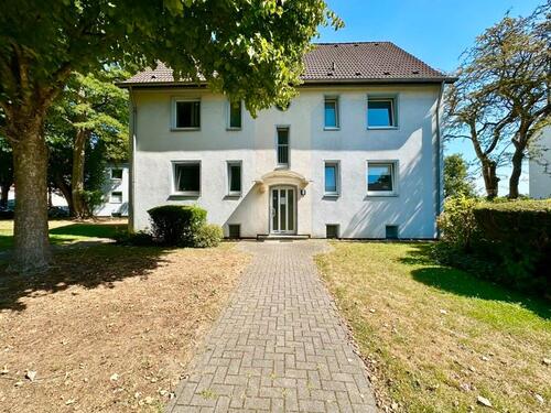 Foto - 2-Zimmer-Wohnung in grüner Lage! Duschbad mit Fenster, Möbel rein und fertig!