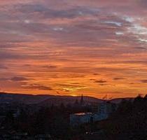 Sonnige 2-Zimmer-Dachgeschosswohnung mit Traumblick über Wupperta - Wuppertal Gemarkung Langerfeld