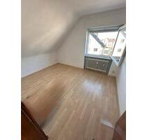 3-Zimmer Dachgeschoss Wohnung in Seligenstadt Froschhausen