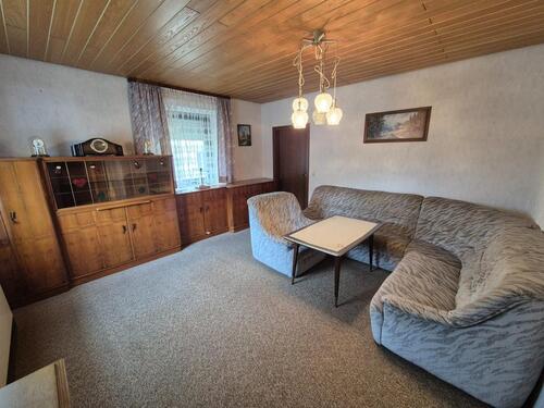 Foto - Große 7-Zimmer Wohnung ab dem 01.02.2026 zu vermieten