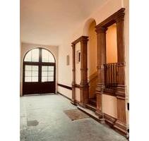 Schöne 2 Zimmer Altbau Wohnung mit herrlichem Ausblick - Neustadt an der Weinstraße