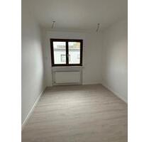 ***Charmanter Bungalow mit Terrasse und Garten*** - Hanau Kesselstadt