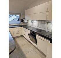 2 Zimmer DG Wohnung - 432,00 EUR Kaltmiete, in Höxter (PLZ: 37671)