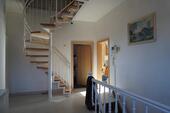 Foto - 6-Zimmer Maisonette-Wohnung – Modernisiert zu vermieten.