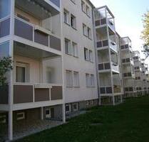 3-Raumwohnung mit Balkon und Eimbauküche - Borna