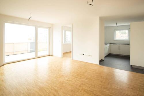 Foto - Moderne 4-Zimmer-Wohnung mit Balkon in HN-Böckingen, 96 m², 2. OG, TG-Stellplatz - frei ab 01.04.26