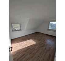 3-Zimmer-Wohnung mit zusätzlichem Dachgeschoss &XXL-Balkon - Brackenheim