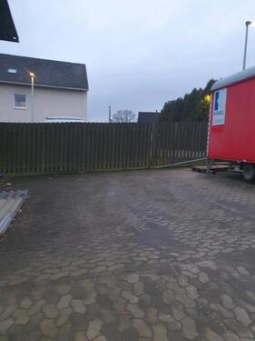 Foto - Stellplätze für Wohnwagen Wohnmobil PKW Anhänger usw.