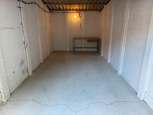 Foto - Garage für AutoMotorrad zu vermieten, Strom-Licht, Schwingtor