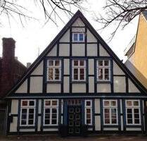Ruhige Wohnung in der Stadt mit Charme und Balkon - Celle