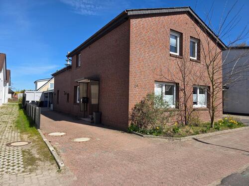 Foto - Kleine WG Anlage (Einzelhaus7 Zimmer) in ruhiger Seitenstraße