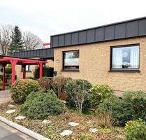 Einfamilienhaus in Holzwickede mit Garten, Garage, Carport