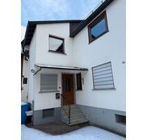 Geräumiges 7-Zimmer-Einfamilienhaus in ruhiger Lage von Aßlar - Wetzlar Geräumiges 7-Zimmer-Einfamilienhaus in ruhiger Lage von Aßlar - Wetzlar