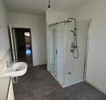 109m² Modernisierte 3 Zimmer Wohnung mit Küche und Tageslichtbad - Ronneburg