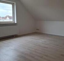 GF-Stadt zentral: renovierte 2-Zi.-DG-Whng. - Gifhorn