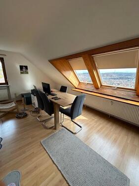 Foto - Dachgeschoss Wohnung in Halbhöhenlage