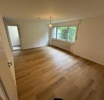 Frisch renoviertes Apartment mit Küche, Balkon, großem Schwimmbad im Herzen von Essen-Burgaltendorf