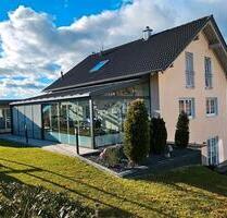 Einfamilienhaus mit Einliegerwohnung und Doppelgarage. - Bayerbach Bei Ergoldsbach