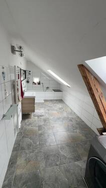 Foto - Schöne Dachgeschoss Wohnung 80m2 zu vermieten