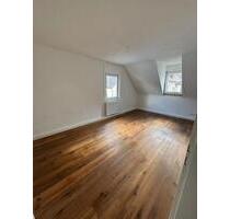 Kernsanierte 2 Zimmer Wohnung mit modernem Bad und Echtholzparket - Stuttgart Hedelfingen