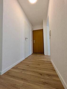 Foto - Stabile Kapitalanlage: modernisierte 3-Raum-Wohnung mit EBK