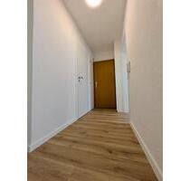 Stabile Kapitalanlage: modernisierte 3-Raum-Wohnung mit EBK - Hohenstein-Ernstthal