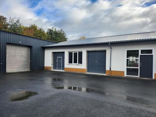 Foto - Lagerhalle - 4,00 EUR Kaltmiete,