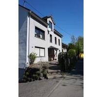++ Zweifamilienhaus mitten in Freudenberg ++