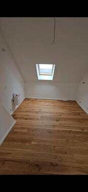 Foto - 3.5 Zimmer Dachgeschoßwohnung zur Miete in Köln