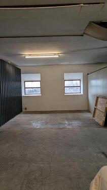 Foto - Hobbywerkstatt mit Hebebühne 2 Stelllplätze