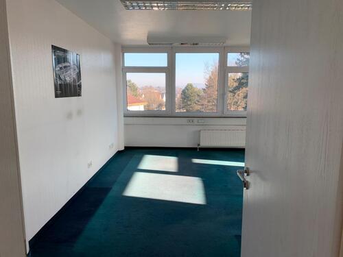 Foto - 298 m² universelle Bürofläche für mittlere Teams in Fellbach