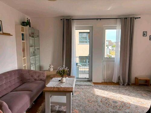 Foto - Helle 2-Zimmer + Parkp mit neuem Bad, neuen Fenstern & Balkon